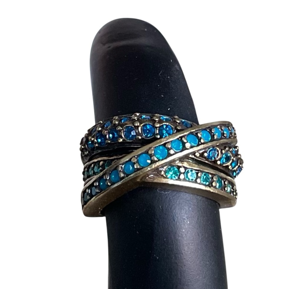 Heidi Daus Ring in three rows of blue crystal tones size 4.5